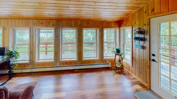 303 South Shore Dr, Grand Marais, MN 55604