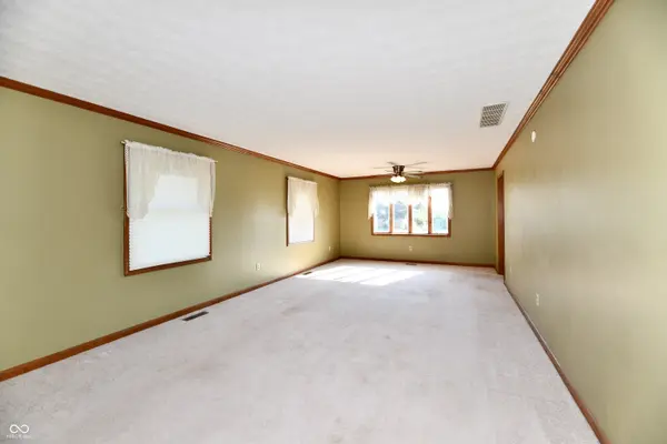 399 Vinewood DR S, Brownsburg, IN 46112