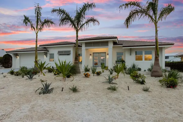 605 IVANHOE LN, Holmes Beach, FL 34217