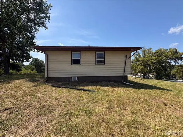 1310 Private Road 1337, Moberly, MO 65270