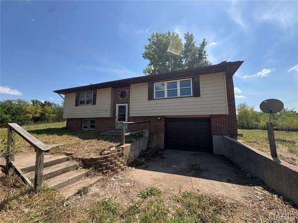 1310 Private Road 1337, Moberly, MO 65270