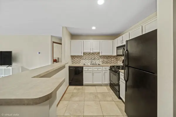 1328 Mc Dowell RD #103, Naperville, IL 60563