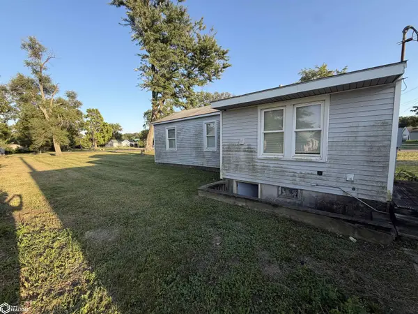 709 Prosser ST, Ottumwa, IA 52501