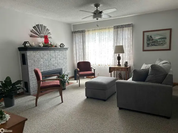 220 5th Ave NE, Hampton, IA 50441