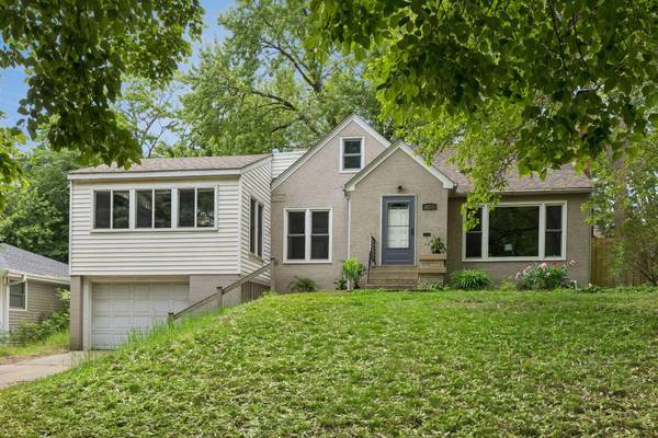1233 Maywood ST, Saint Paul, MN 55117