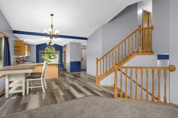 38343 Coventry DR, North Branch, MN 55056