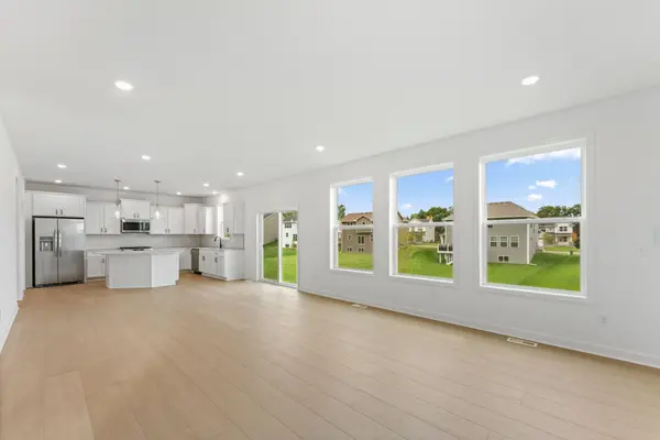 7540 Lower 42nd ST N, Oakdale, MN 55128