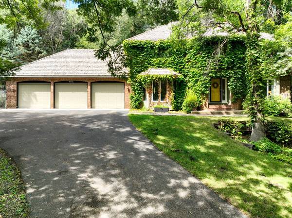 4905 Safari CT S, Eagan, MN 55122