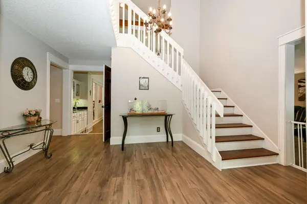 4905 Safari CT S, Eagan, MN 55122