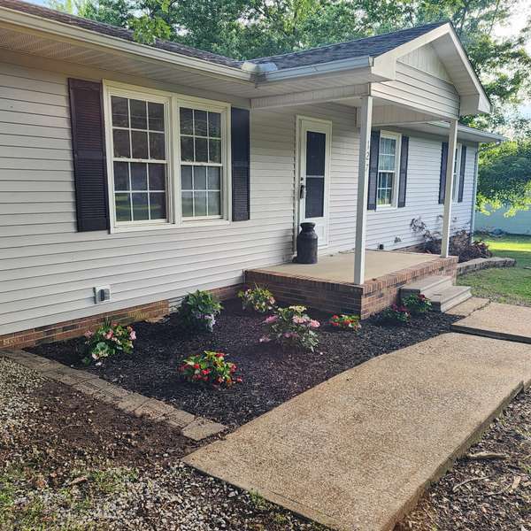 127 Michael Cir, Lawrenceburg, TN 38464