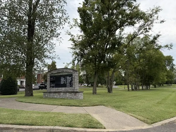 1525 Hunt Club Blvd, Gallatin, TN 37066