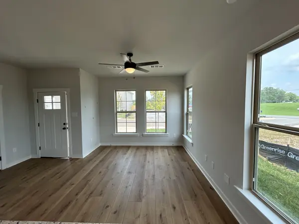 210 Augusta Way, Burns, TN 37029
