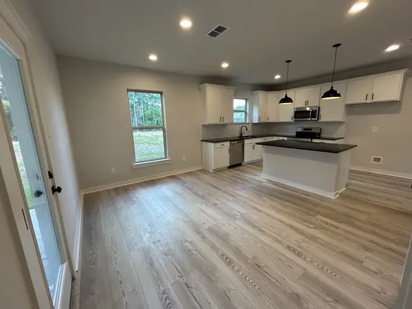 110 Florence Cove, Burns, TN 37029