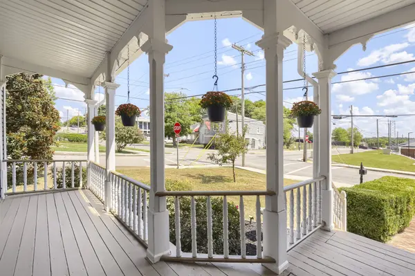 1000 S High St, Columbia, TN 38401
