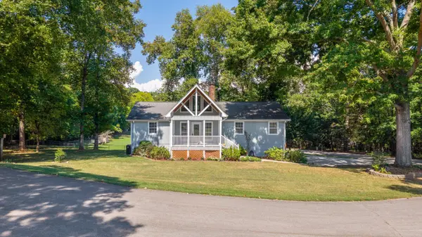 2257 N Shore Acres Rd, Soddy Daisy, TN 37379