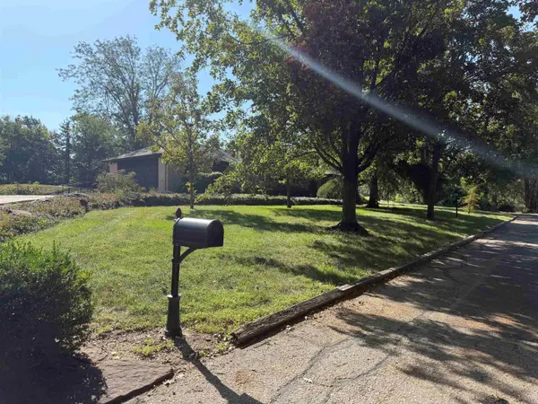 111 East Lake, Salina, KS 67401