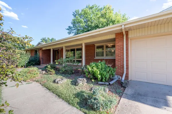 4008 W Grimes ST, Springfield, MO 65802