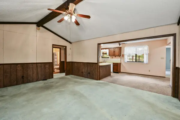 439 Driftwood LN, Reeds Spring, MO 65737