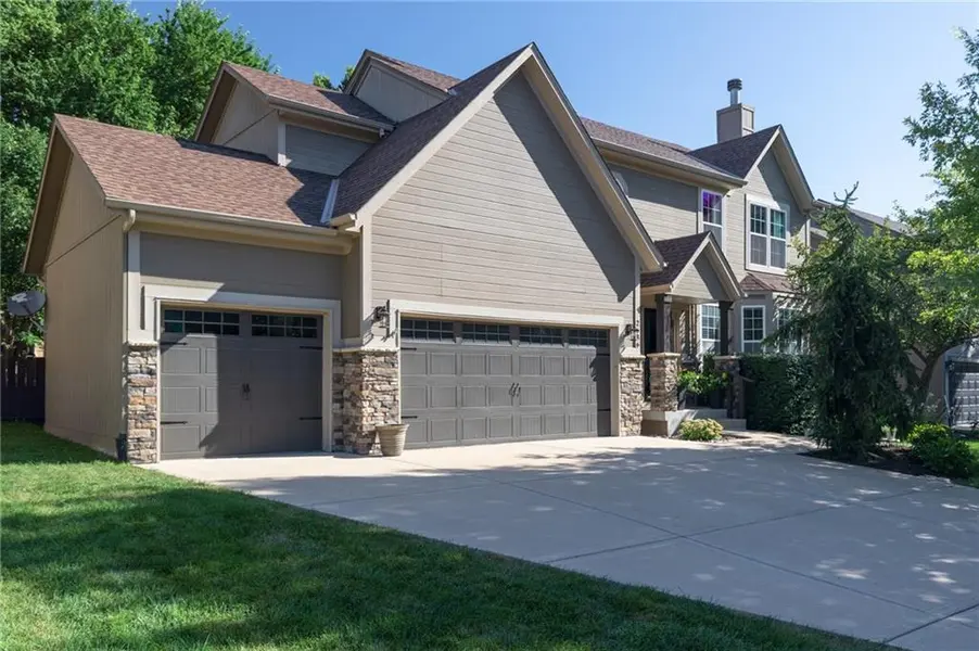 2636 W Whitney ST, Olathe, KS 66061