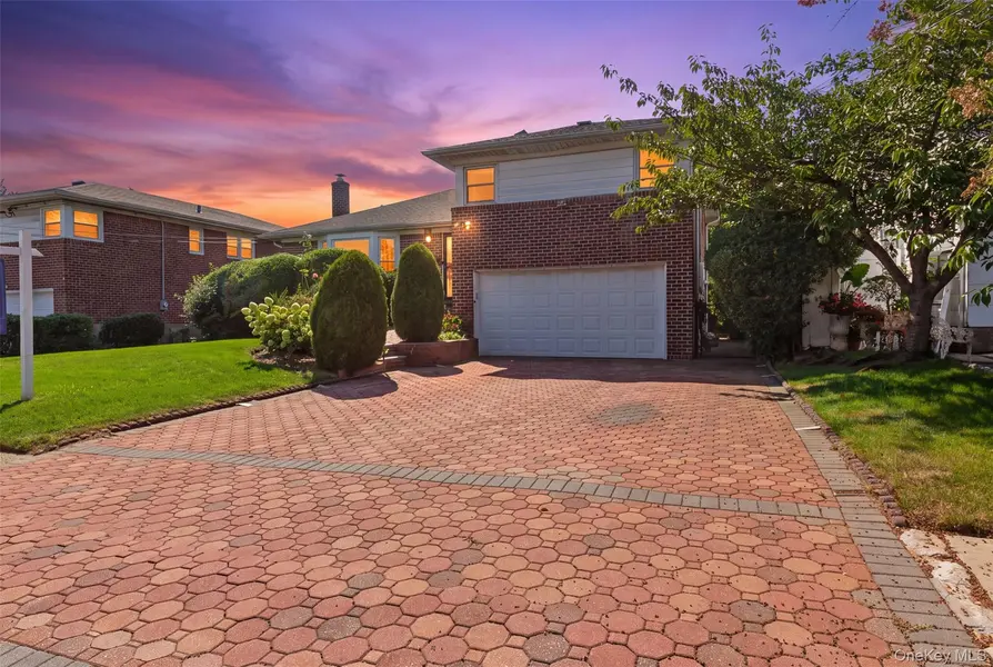 786 E Carl AVE, Baldwin, NY 11510