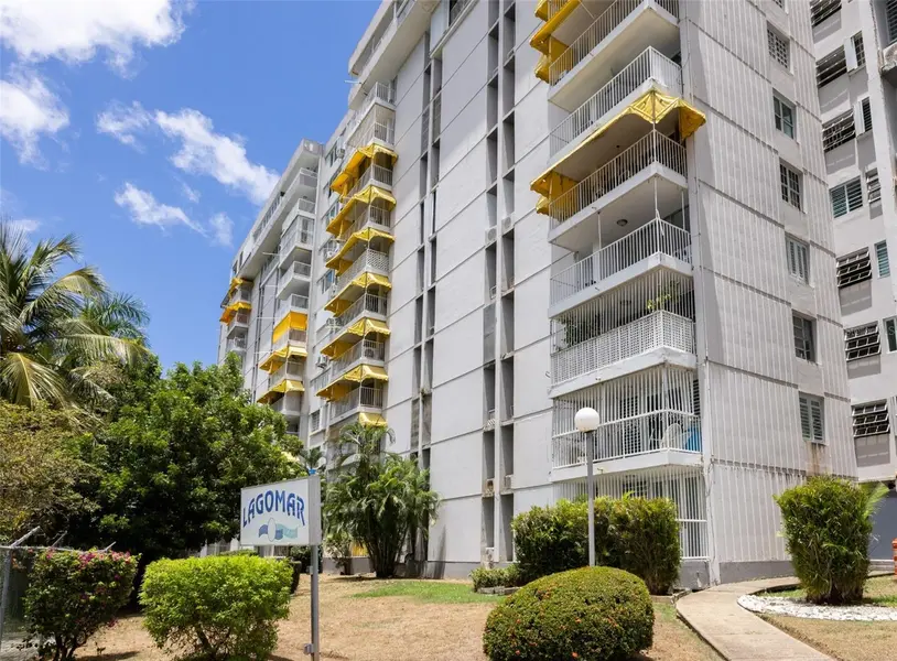 7 AVENIDA LAGUNA #2H, Carolina, PR 00979