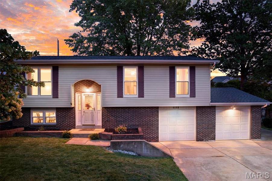 1862 Redwood DR, Arnold, MO 63010