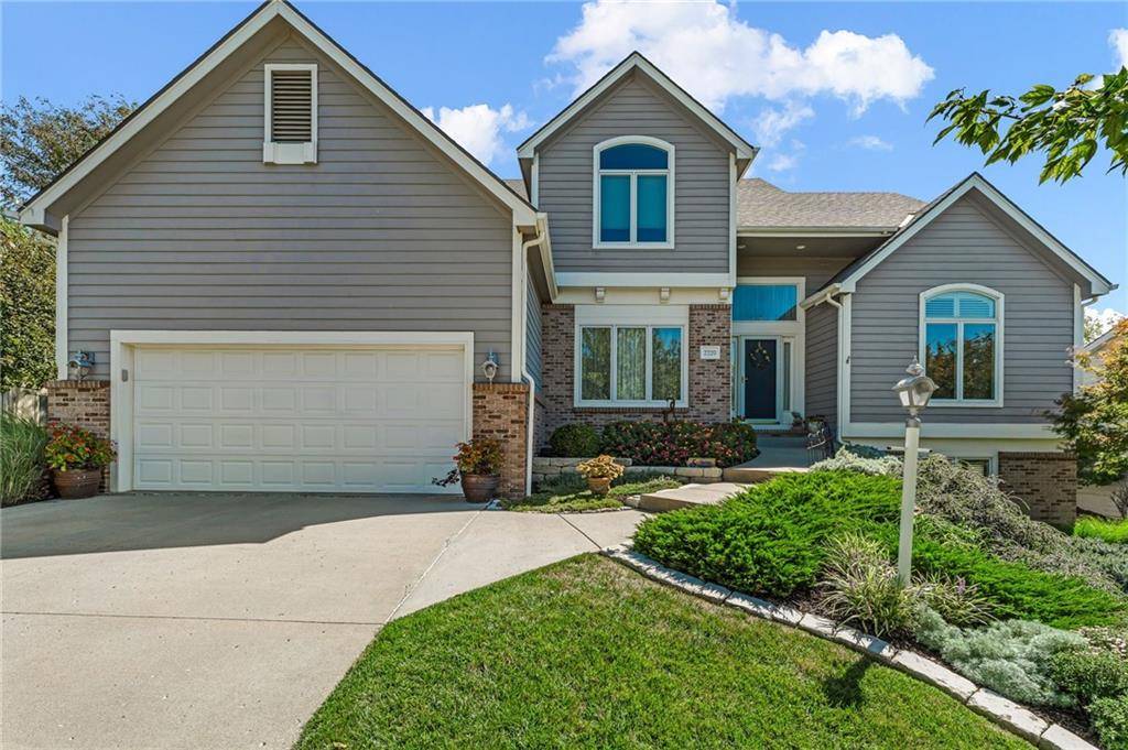 2220 Killarney CT, Lawrence, KS 66047