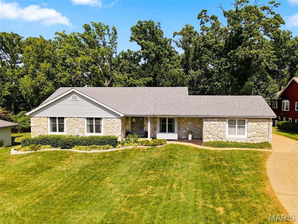 2126 Park Forest DR, Chesterfield, MO 63017