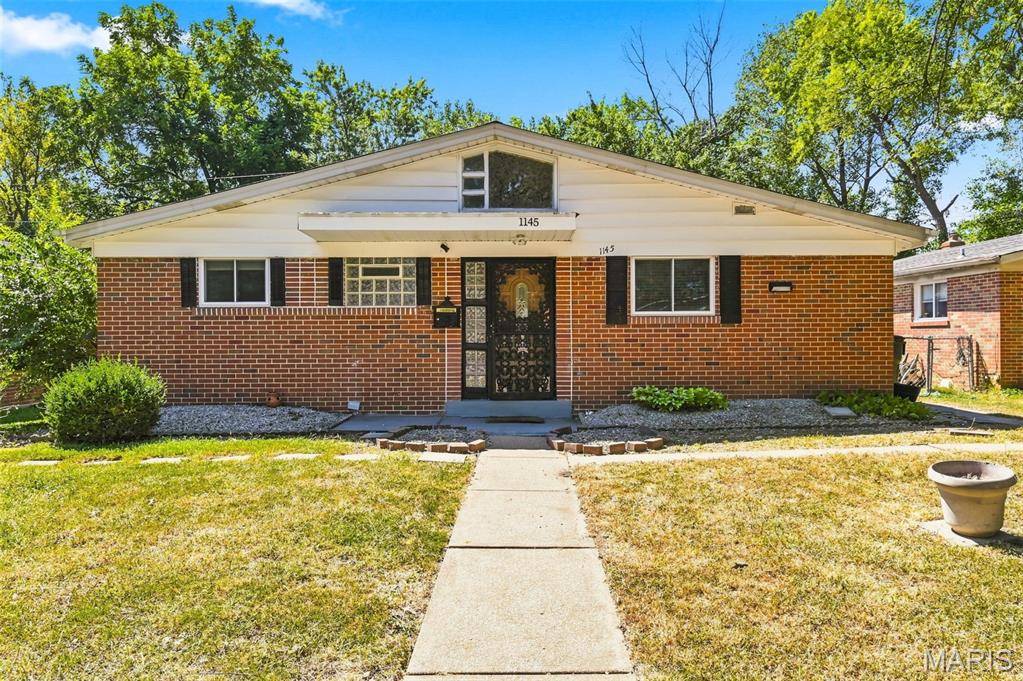 1145 Glenside LN, University City, MO 63130