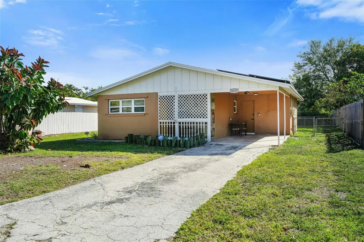 4855 WEST DR, Fort Myers, FL 33907