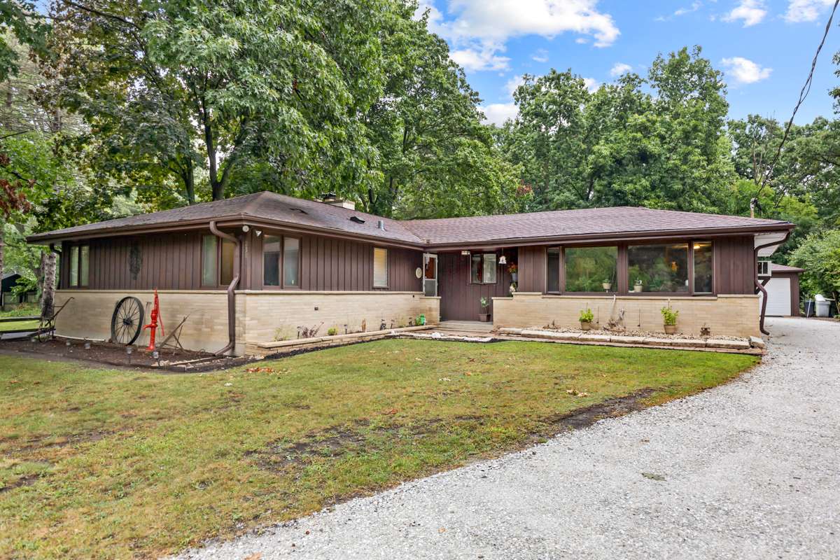 2302 11th ST, Winthrop Harbor, IL 60096