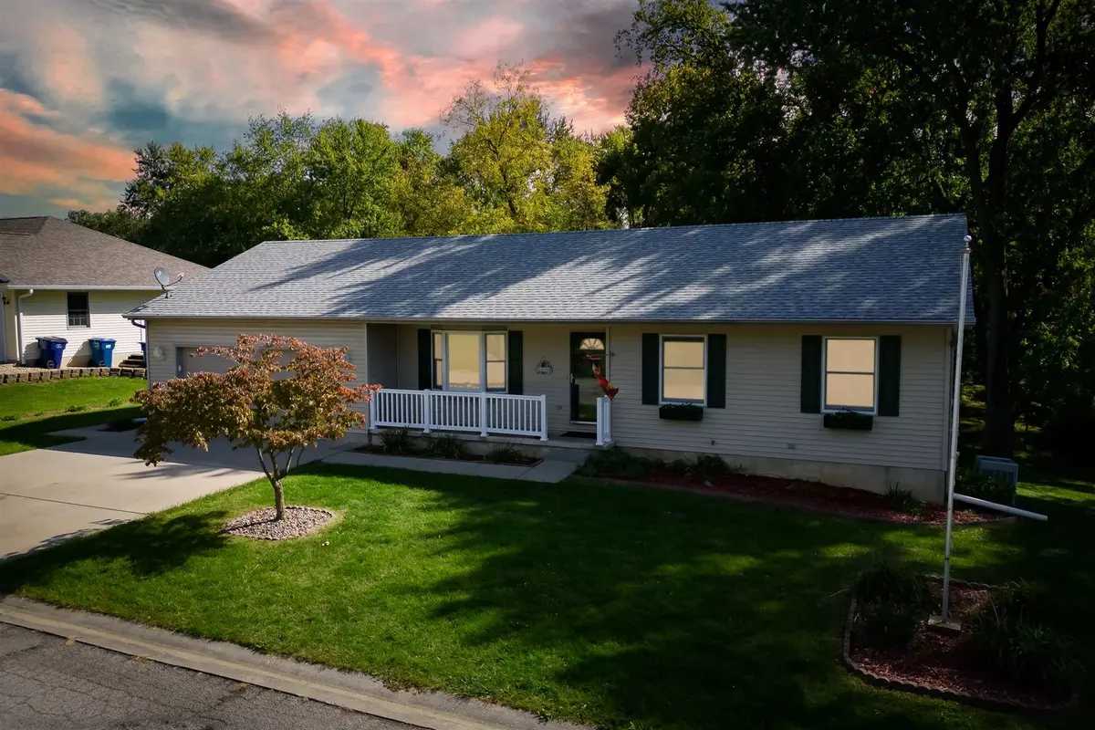 508 S Barn Hollow DR, Athens, IL 62613