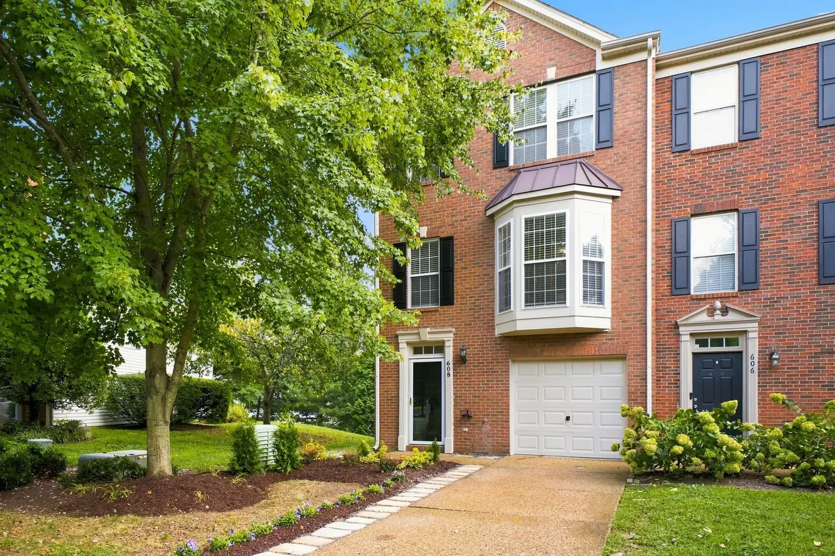 608 Huffine Manor Cir, Franklin, TN 37067