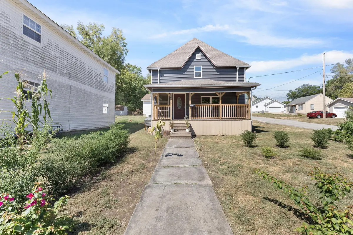 1003 S Fulton ST, Carthage, MO 64836
