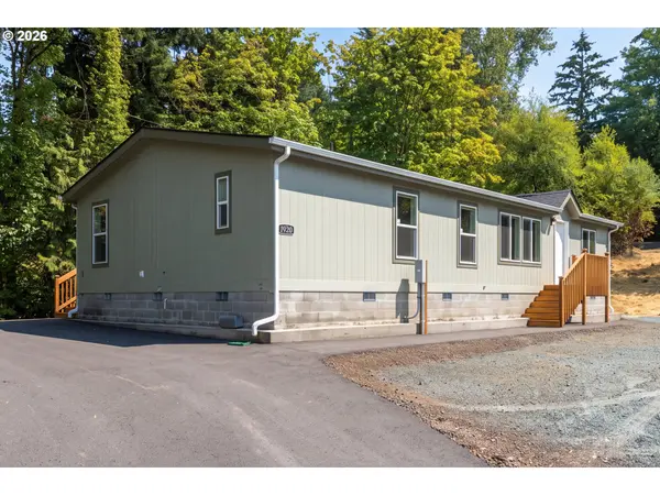 1920 Grade ST, Kelso, WA 98626