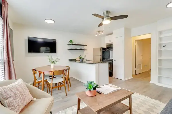 2401 Manor rd #129, Austin, TX 78722
