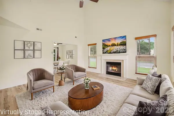 8500 Woodhill Manor CT, Charlotte, NC 28215