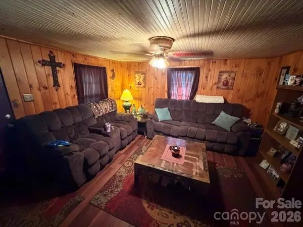 3205 Oran Yount LN, Granite Falls, NC 28630