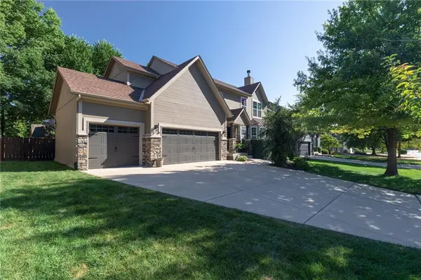 2636 W Whitney ST, Olathe, KS 66061