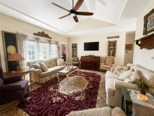 29419 Palmer DR, Paola, KS 66071