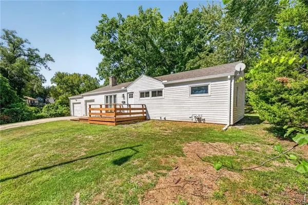 5609 N Lenox AVE, Kansas City, MO 64151