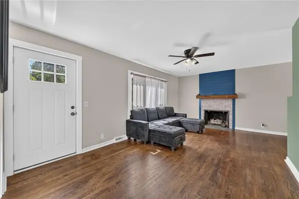 5609 N Lenox AVE, Kansas City, MO 64151