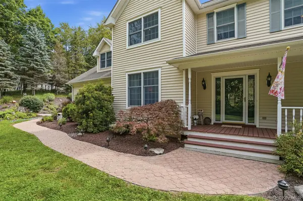 28 Enright LN, Montgomery, NY 12549
