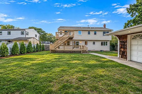 35 Colony RD, Port Jefferson, NY 11776