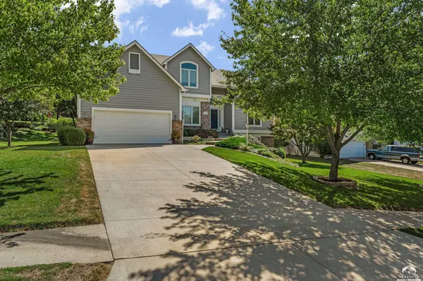 2220 Killarney CT, Lawrence, KS 66047