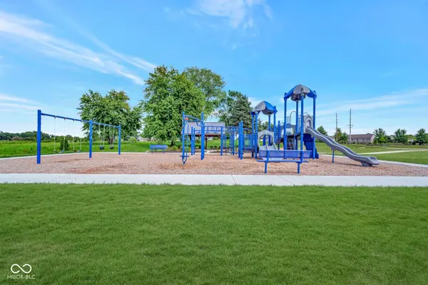 9959 Rosalee DR, Noblesville, IN 46060
