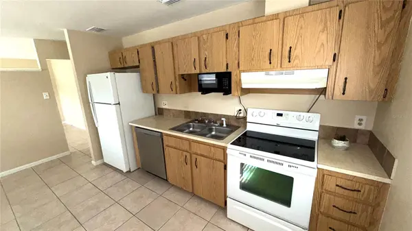 215 E HIBISCUS DR, Lakeland, FL 33803
