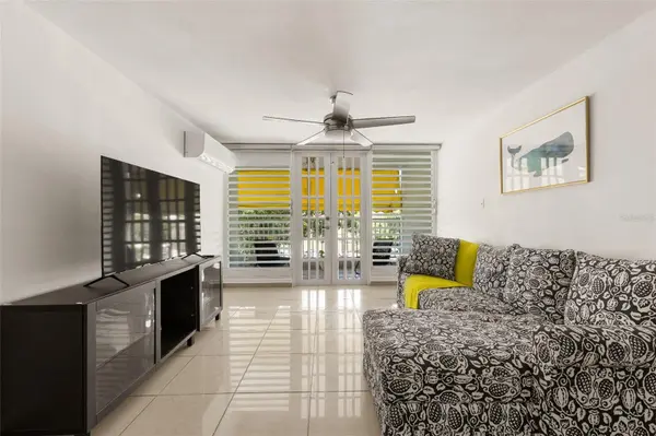 7 AVENIDA LAGUNA #2H, Carolina, PR 00979