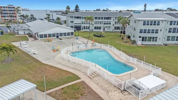 1893 SHORE DR S #114, South Pasadena, FL 33707