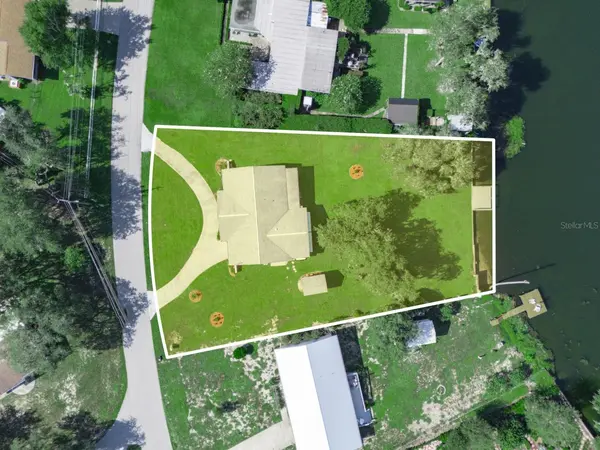 619 LAKE BLUE DR, Lake Placid, FL 33852